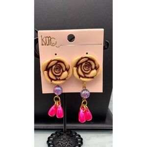 Vintage New Old‎ Stock KMQ Flower Bead Dangle Clip On Earrings